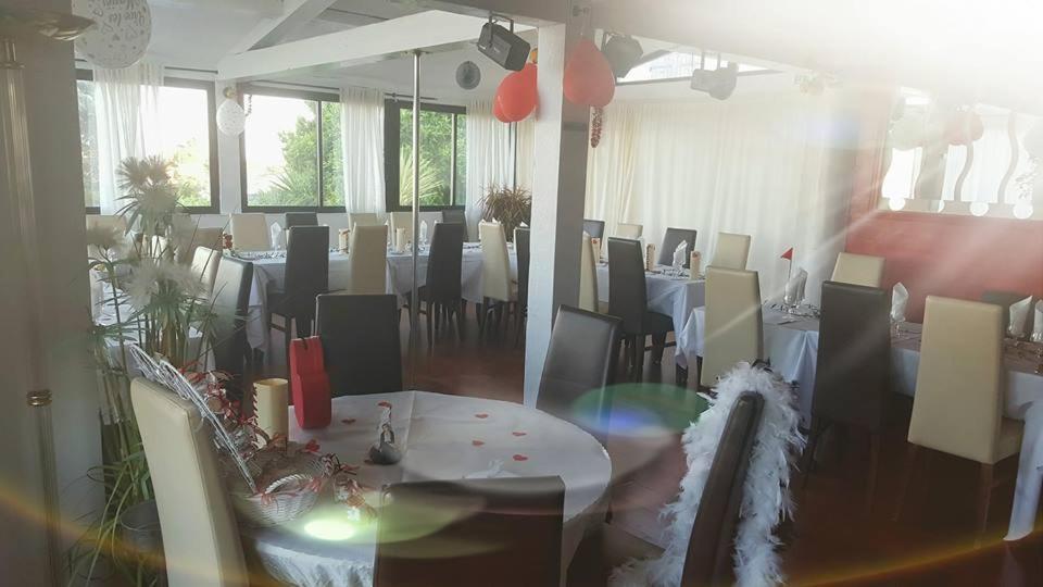 Auberge Villa Montaleigne Saint-Laurent-du-Var Extérieur photo